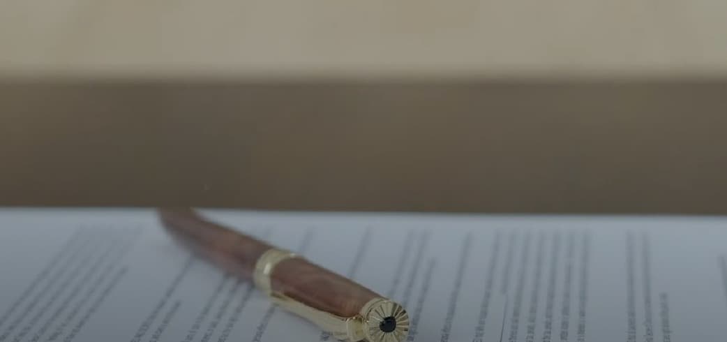 Signing divorce papers